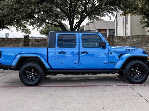 Used 2021 Jeep Gladiator Willys image 14