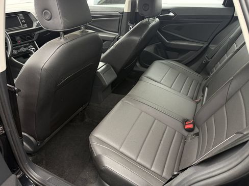 Used 2024 Volkswagen Jetta SE FWD image 14