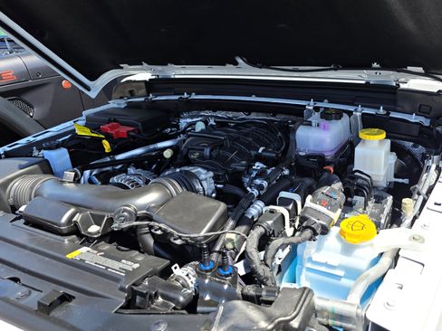 New 2025 Jeep Gladiator Sport image 18