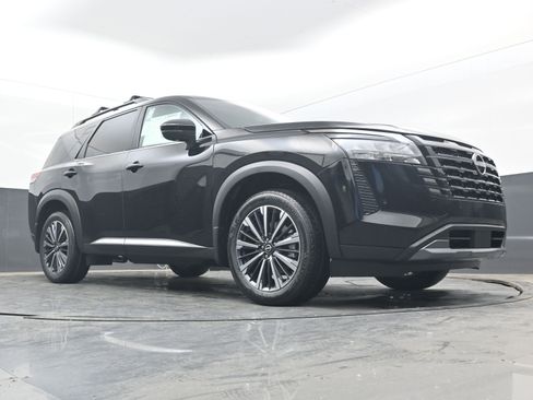 New 2026 Nissan Pathfinder Platinum AWD/4WD image 24
