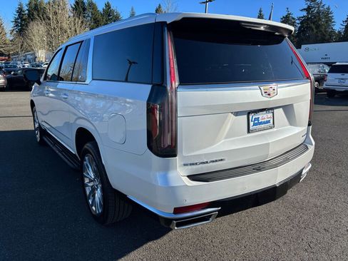 Used 2024 Cadillac Escalade ESV Luxury image 7