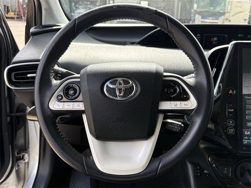 Used 2018 Toyota Prius Four image 15