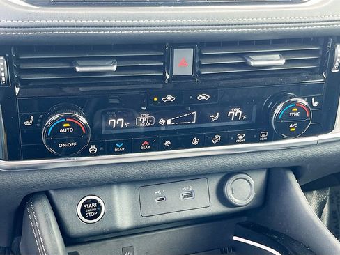 Used 2023 Nissan Rogue Platinum w/ Platinum Premium Package image 16