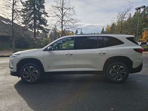New 2026 Buick Enclave Sport Touring image 4