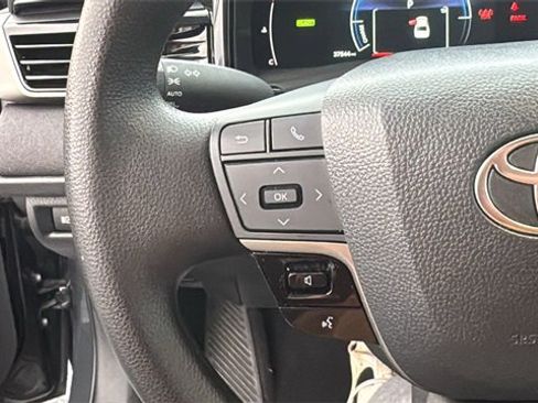 Used 2025 Toyota Camry LE image 16