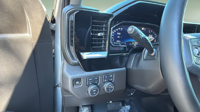Used 2025 Chevrolet Silverado 2500 LTZ w/ LTZ Plus Package AWD/4WD image 23