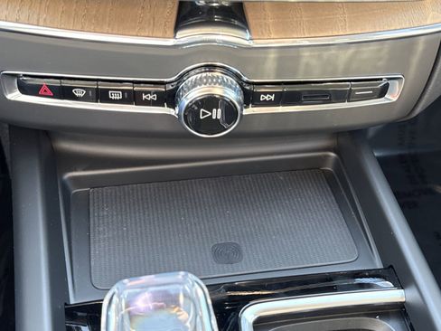 New 2026 Volvo XC60 B5 Ultra w/ Protection Package Premier image 30