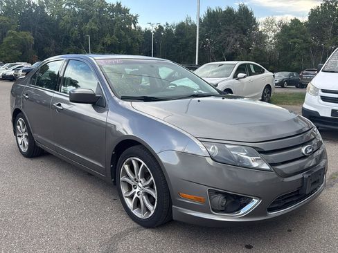 Used 2010 Ford Fusion SE FWD image 3