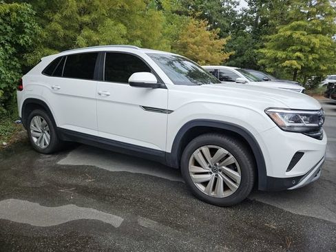 Used 2020 Volkswagen Atlas Cross Sport SE w/ Towing Package FWD image 4