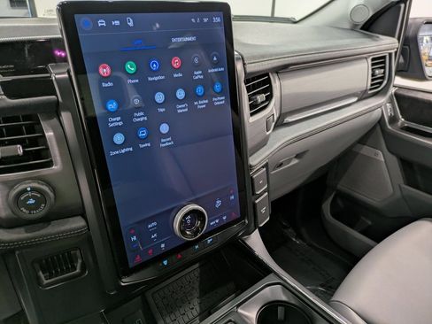 Used 2025 Ford F150 Lightning Flash image 11