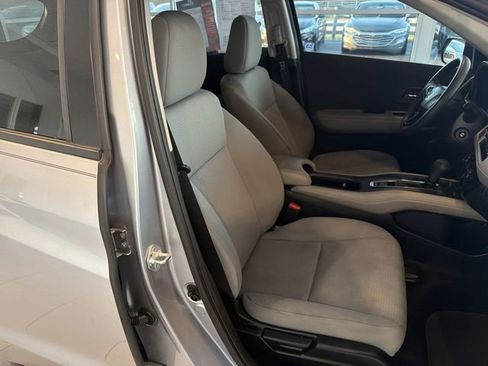 Used 2021 Honda HR-V LX image 18