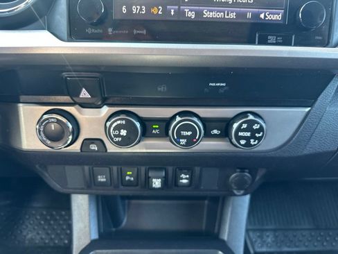 Used 2019 Toyota Tacoma SR5 AWD/4WD image 4