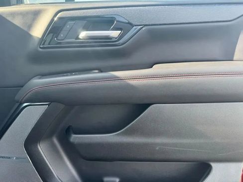 Used 2025 GMC Yukon XL AT4 Ultimate image 17