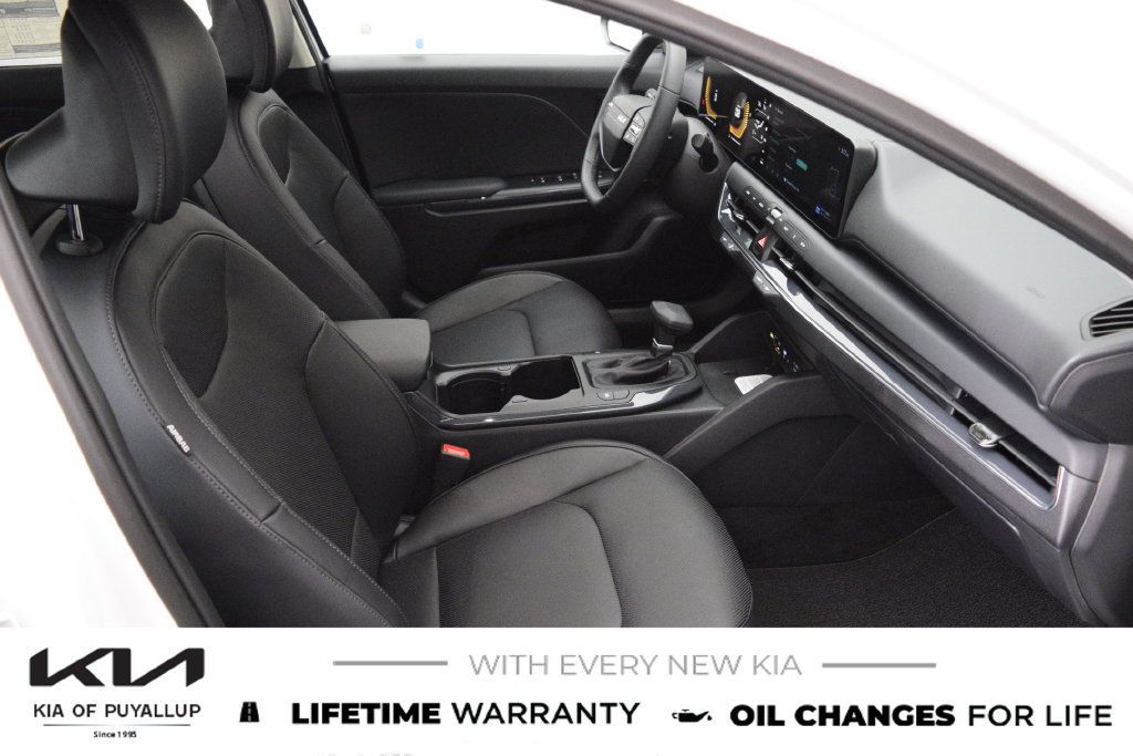 New 2026 Kia K4 EX FWD image 17