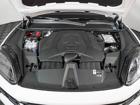 New 2026 Porsche Cayenne image 13