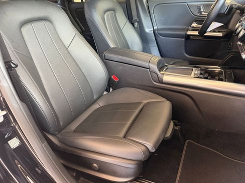Used 2025 Mercedes-Benz GLA 250 image 37