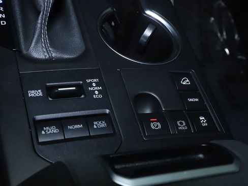 Used 2024 Toyota Highlander XLE AWD/4WD image 27