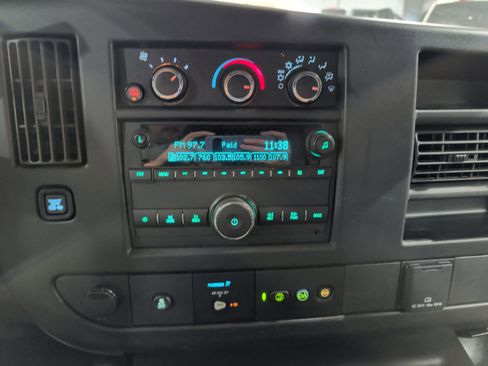 Used 2020 Chevrolet Express 2500 Extended image 9