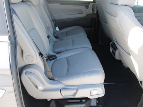 Used 2023 Honda Odyssey Touring image 18