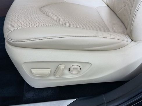 Used 2022 Toyota Highlander Platinum AWD/4WD image 16