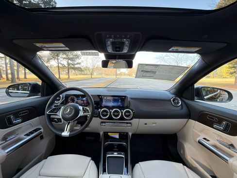 New 2026 Mercedes-Benz GLA 250 image 2