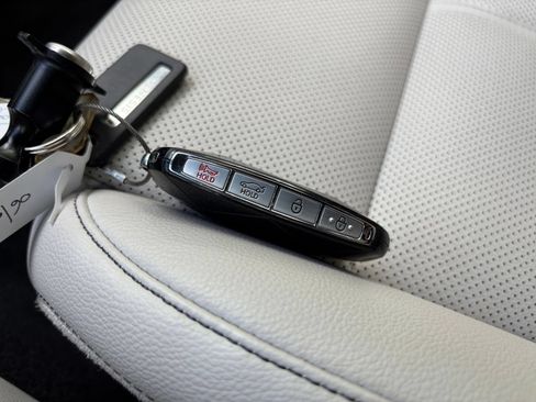 Used 2025 Genesis G70 2.5T AWD/4WD image 21