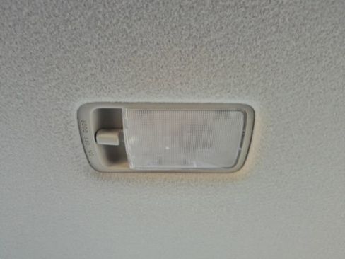 Used 2018 Nissan Kicks SV image 26