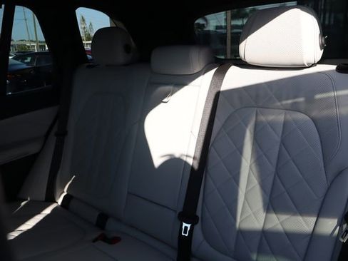 Used 2023 BMW X5 xDrive45e w/ Executive Package AWD/4WD image 18