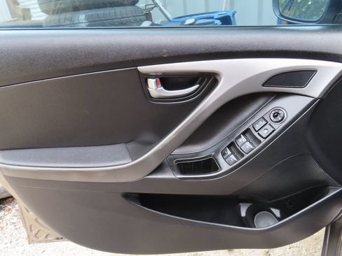 Used 2015 Hyundai Elantra Limited FWD image 22