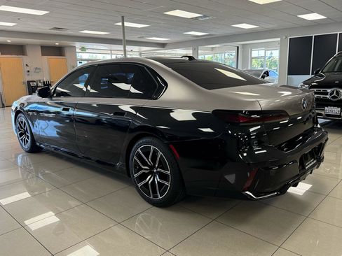 Used 2024 BMW 740i w/ Premium Package RWD image 8