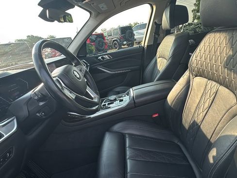 Used 2023 BMW X7 xDrive40i AWD/4WD image 11