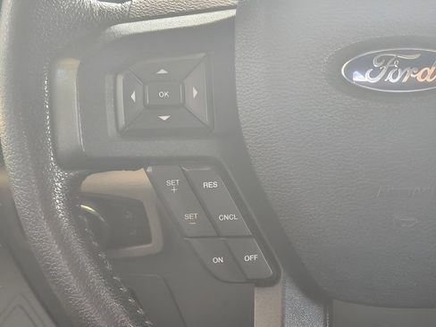 Used 2015 Ford F150 XLT w/ Equipment Group 302A Luxury AWD/4WD image 48