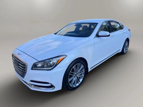 Used 2018 Genesis G80 3.8 RWD image 2