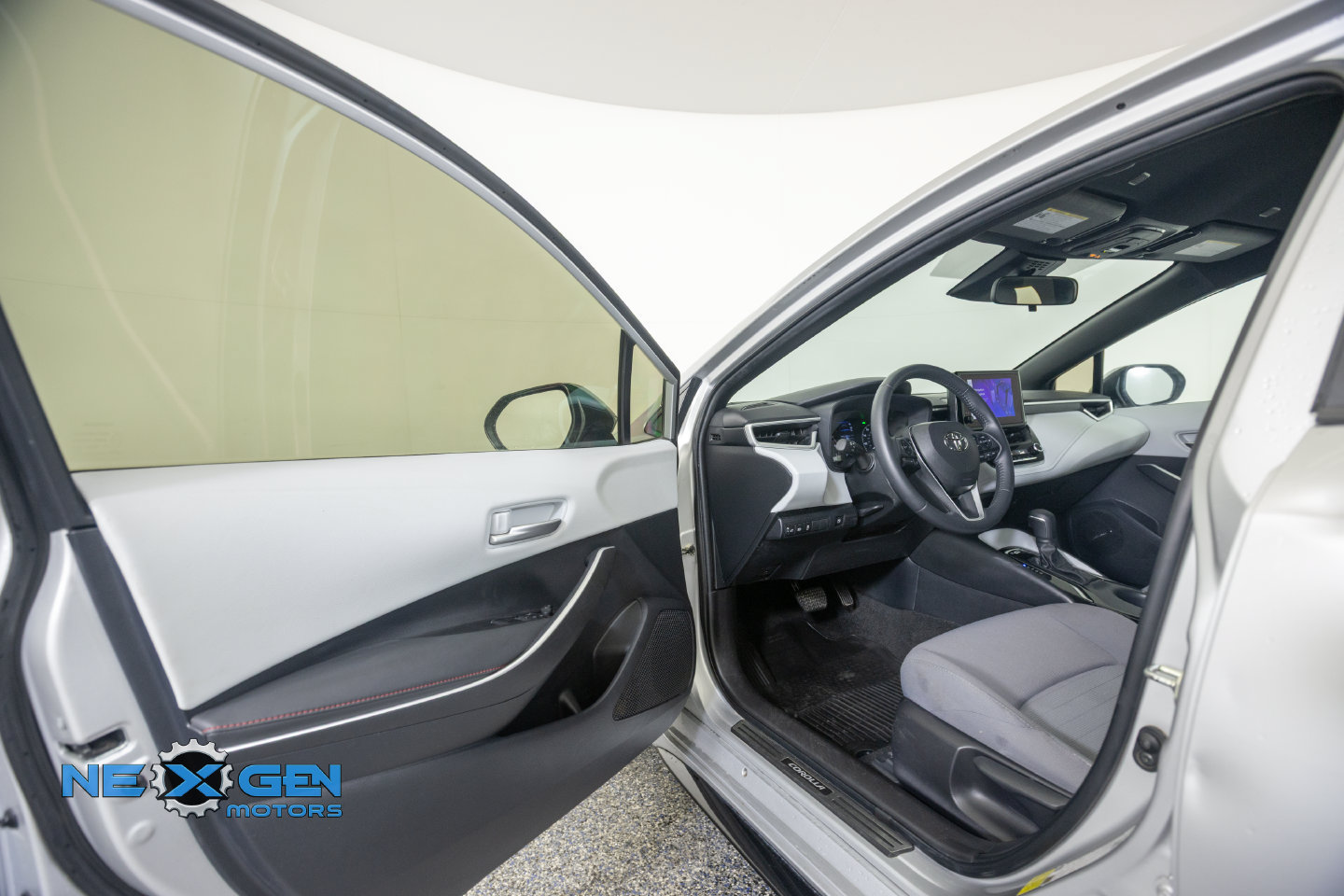 Used 2023 Toyota Corolla SE AWD/4WD image 11