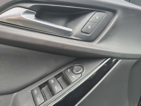 Used 2025 Chevrolet Equinox LT image 18