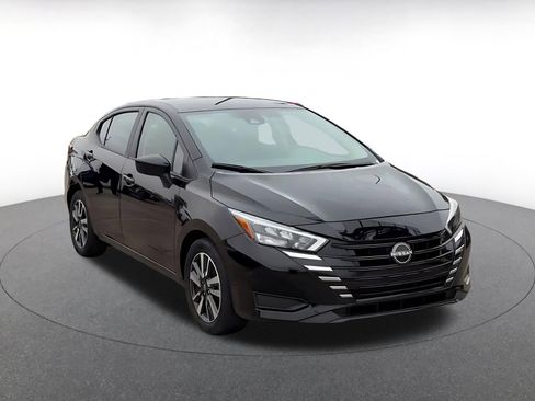 Used 2025 Nissan Versa SV FWD image 3