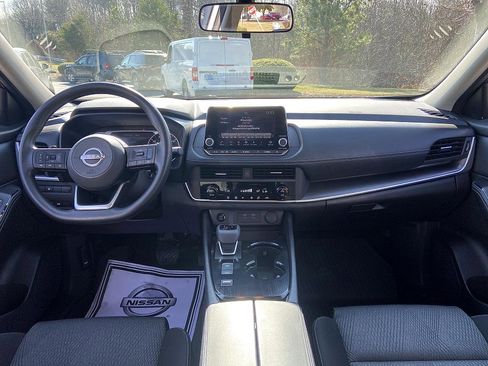 Certified 2024 Nissan Rogue SV image 16