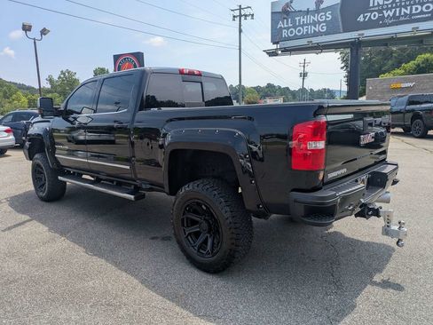 Used 2018 GMC Sierra 2500 Denali w/ Duramax Plus Package AWD/4WD image 7