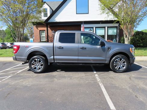 Used 2022 Ford F150 XL w/ STX Appearance Package image 9