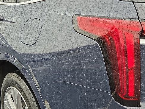 Used 2025 Cadillac XT6 Premium Luxury image 12