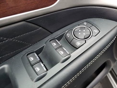 Used 2018 Ford Explorer Platinum image 20