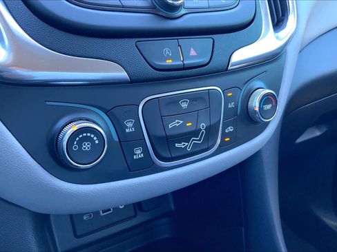 Certified 2024 Chevrolet Equinox LS image 32