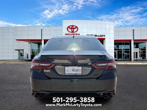Used 2022 Toyota Camry XSE FWD image 4