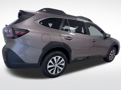 Used 2024 Subaru Outback Premium AWD/4WD image 8