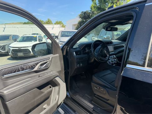 Used 2023 GMC Yukon Denali image 5