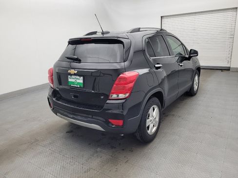 Used 2020 Chevrolet Trax LT w/ LT Convenience Package image 9