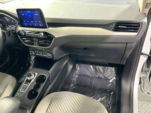 Used 2020 Ford Escape SE image 35