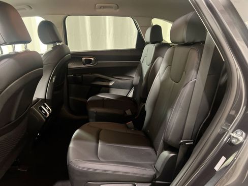Used 2023 Kia Sorento EX image 25