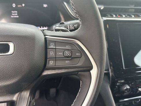 New 2025 Jeep Grand Cherokee L Laredo image 22