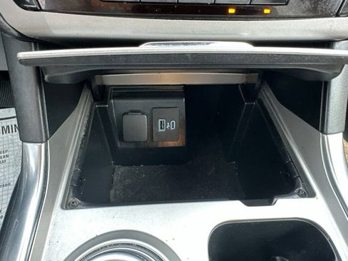 Used 2023 Ford Explorer XLT w/ Equipment Group 202A AWD/4WD image 20